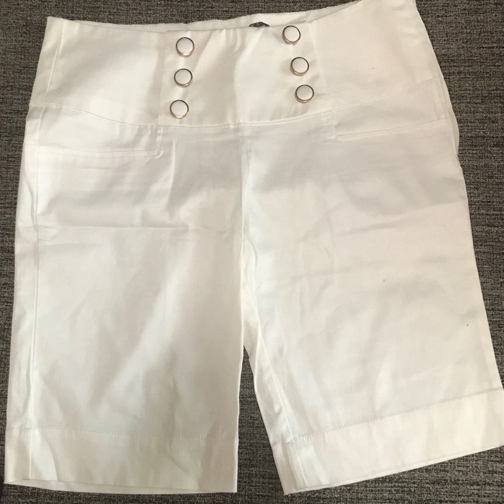 Gorgeous NWT dressy Bermuda shorts